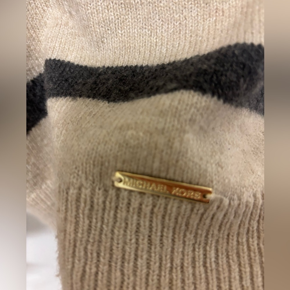 Michael Kors women’s sweater - Picture 6 of 6